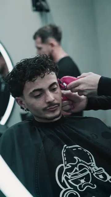Film de marque, salon de coiffure